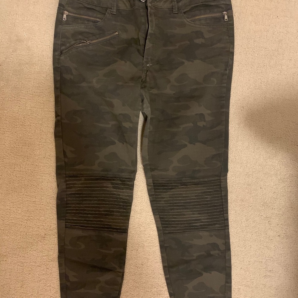 Camo pants